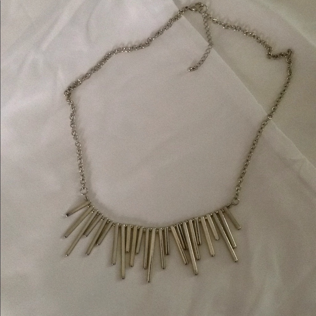 Silver Toned Adjustable Spike Necklace 5$